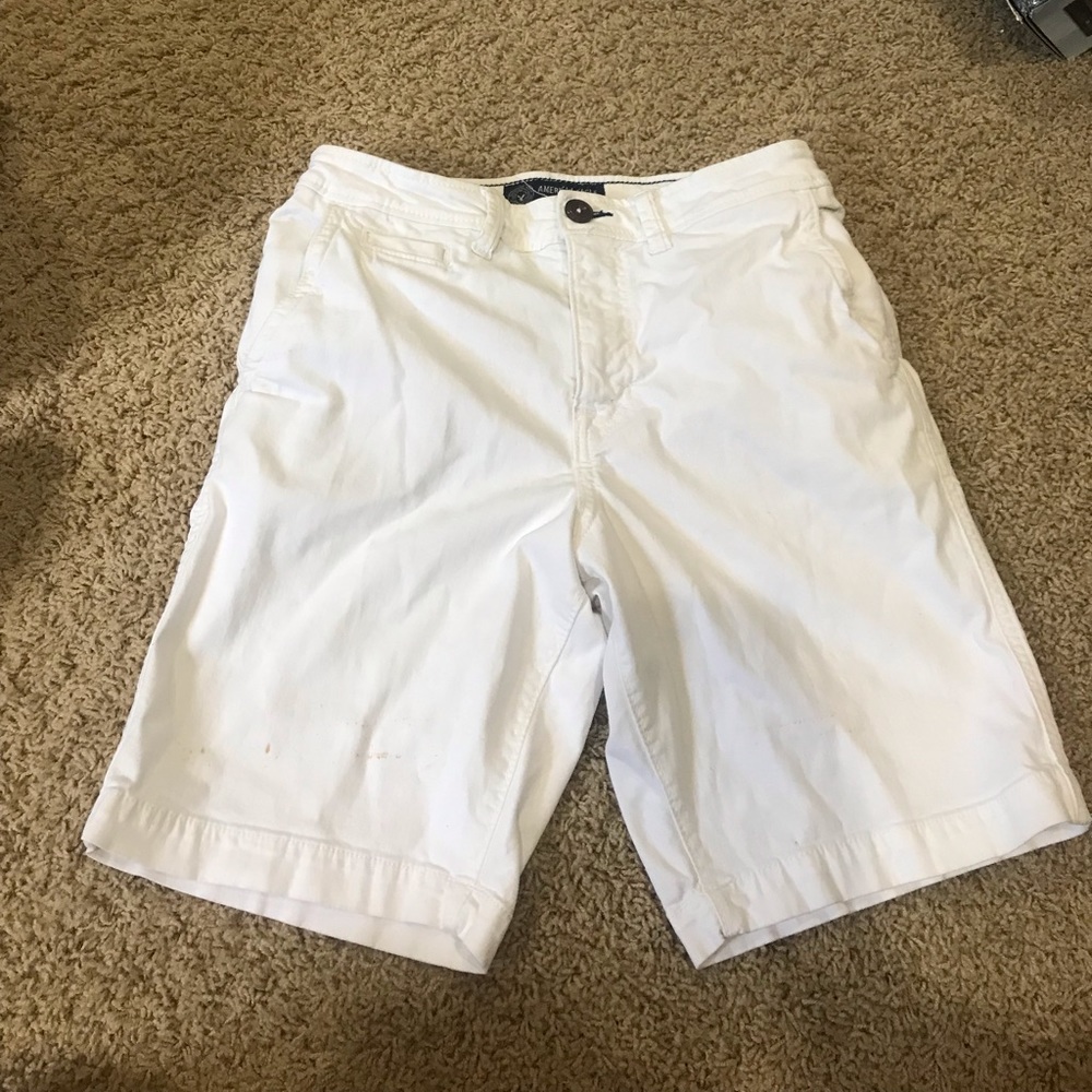 American Eagle White shorts